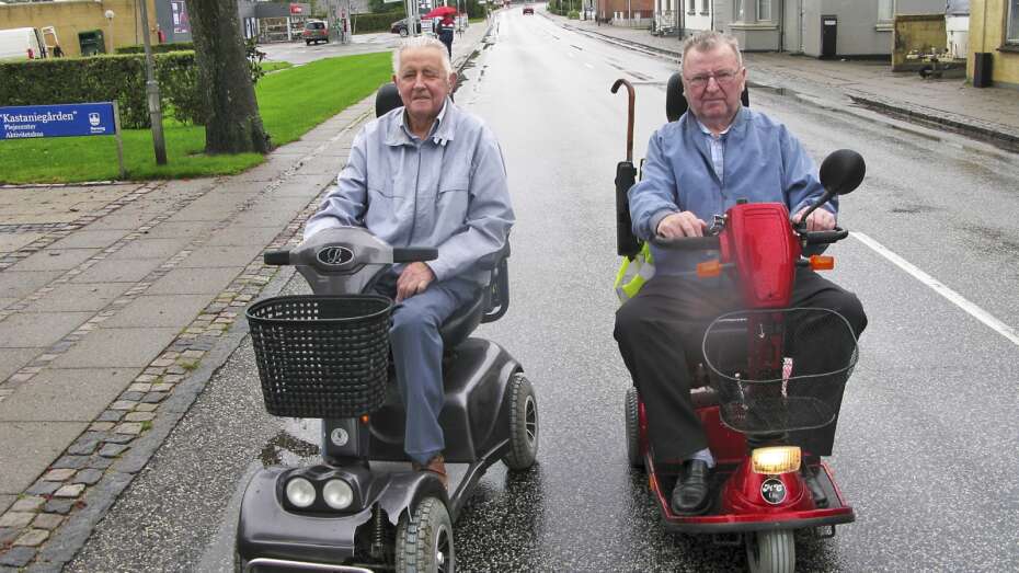 78-årig starter scooter-klub Folkeblad