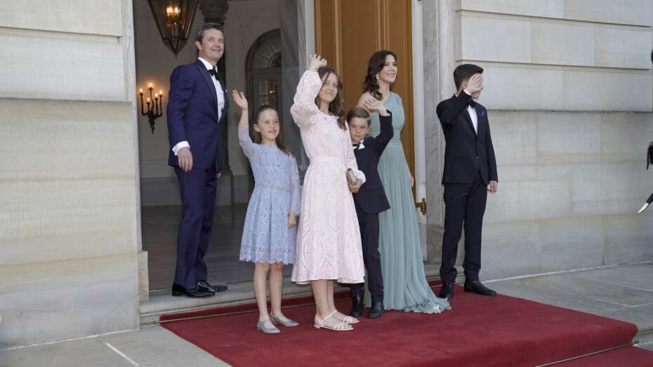 Alle dronningens børnebørn fejrer prins Joachims fødselsdag |