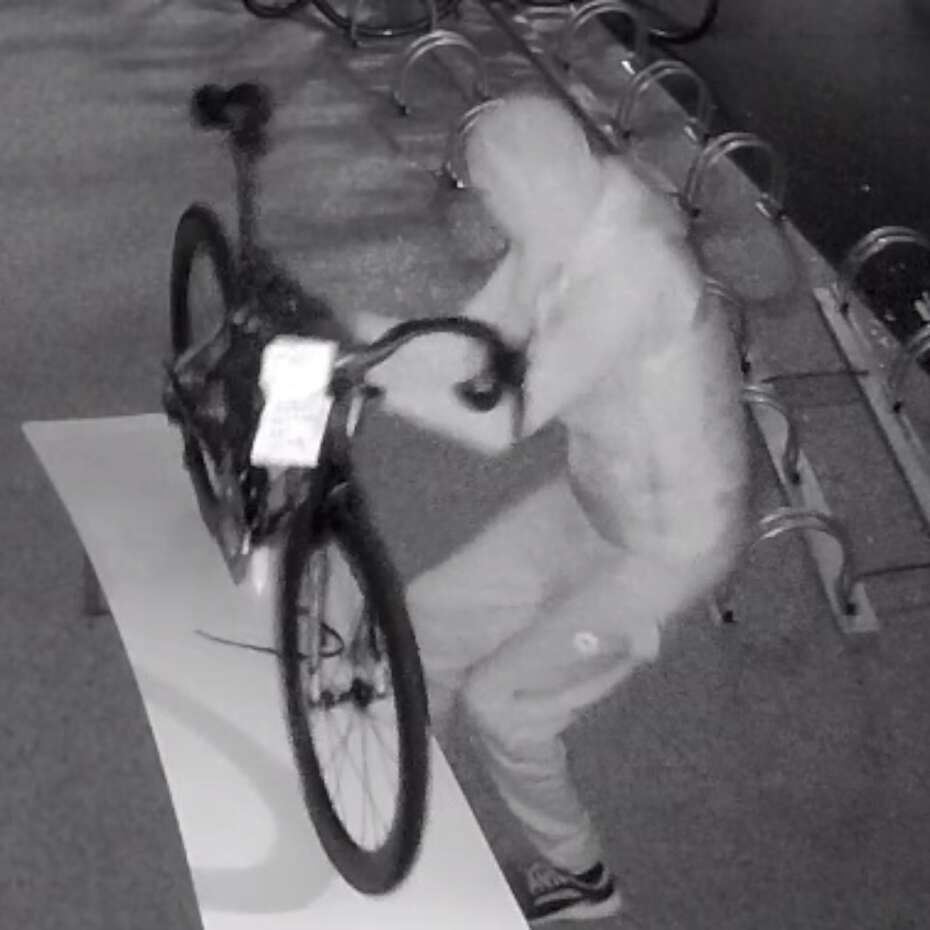 gå Brawl fordel Politiet offentliggør billeder af cykel-tyve fra Tjørring | Herning  Folkeblad