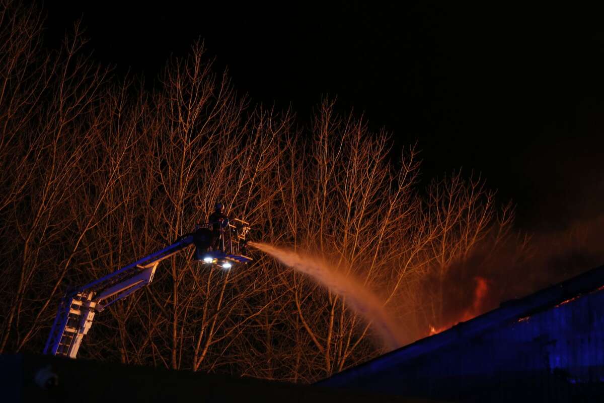 Brandfolk var natten i Det har været en meget voldsom brand | Herning Folkeblad