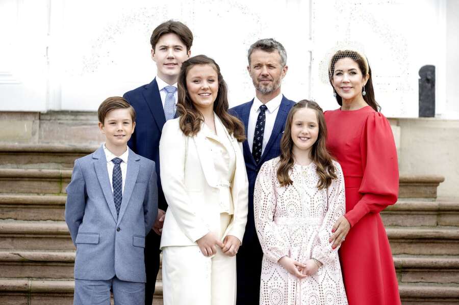 Kronprinsesse Mary træder frem familien midt i tumultarisk tid | Midtjyllands Avis