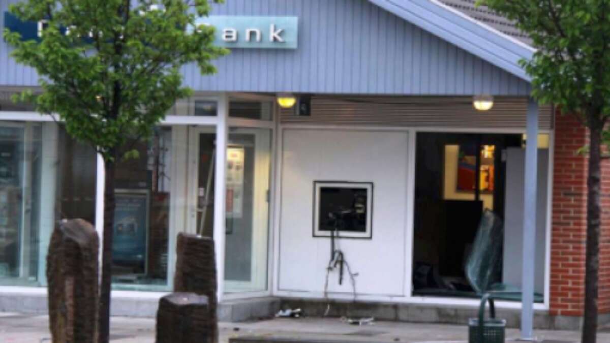 Bankboks sprængt i luften i Midtjyllands Avis